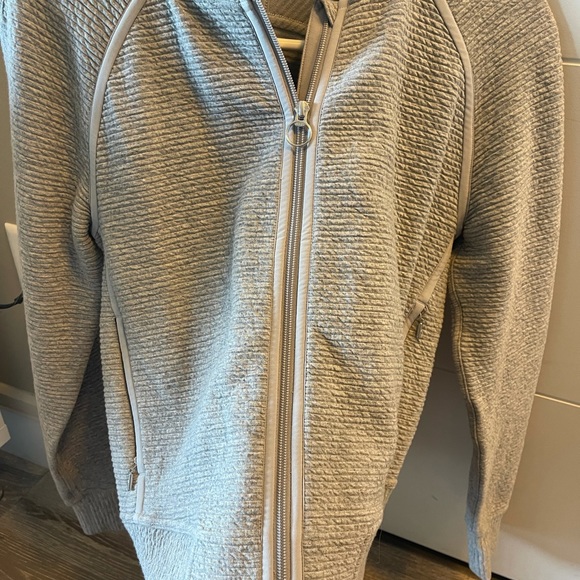 On repeat bomber lululemon - Picture 6 of 12